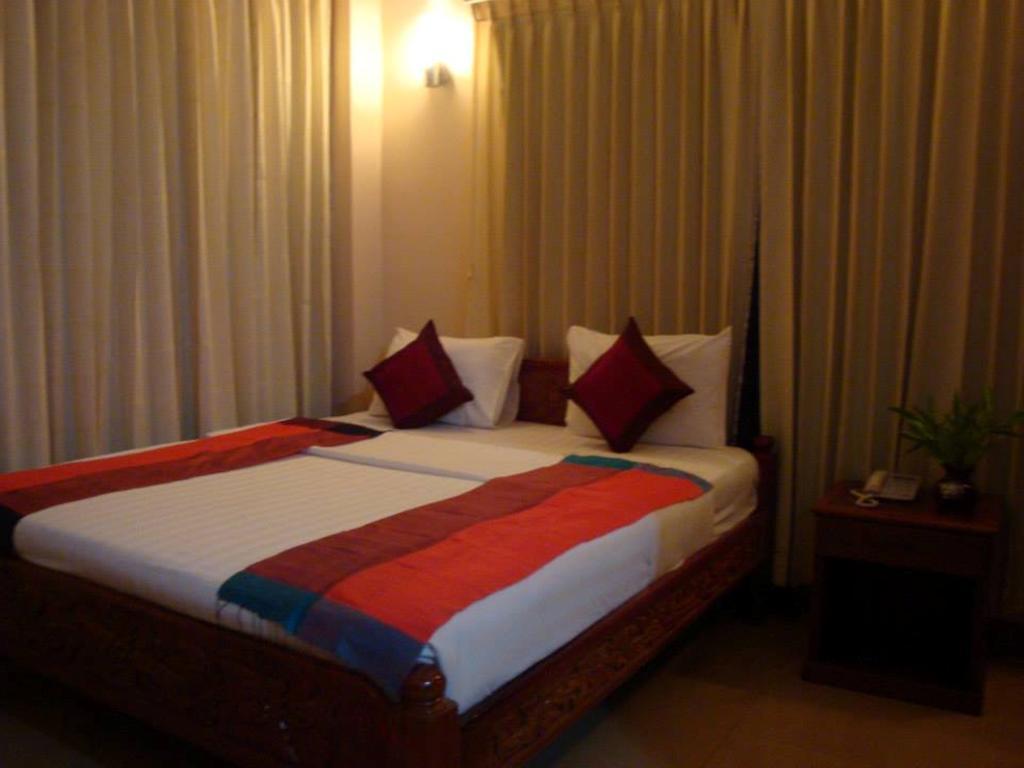 Emerald City Hotel เสียมราฐ ภายนอก รูปภาพ